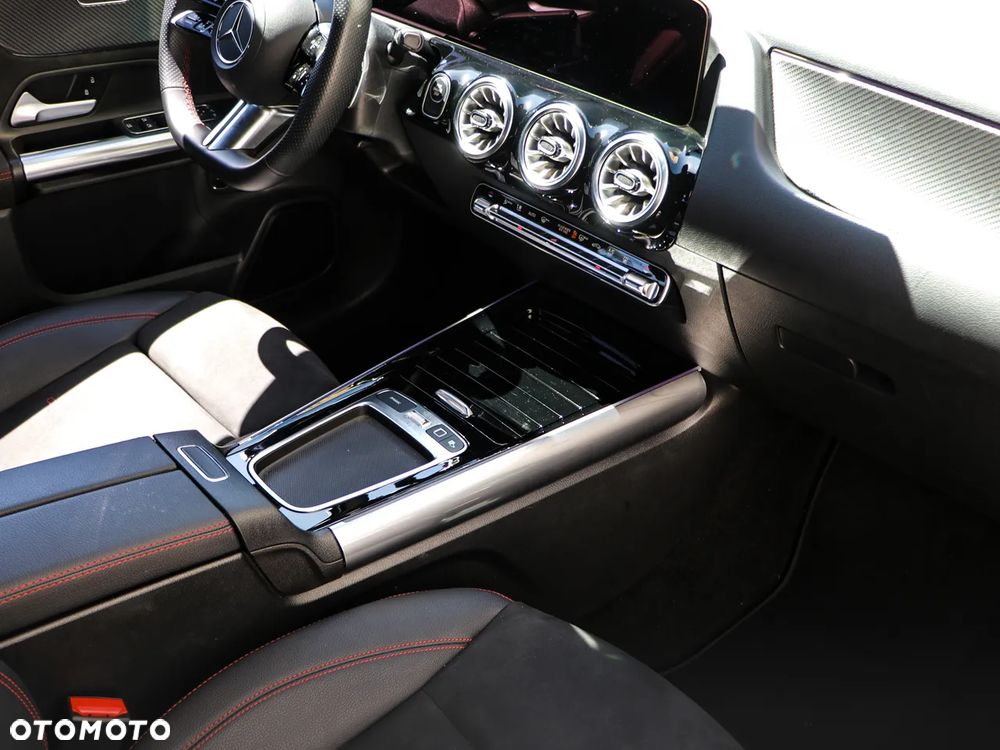 Mercedes-Benz GLA 250e AMG Line - 23