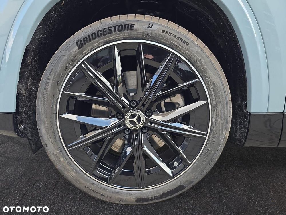 Mercedes-Benz GLB - 10