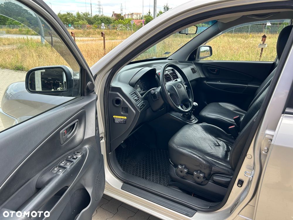 Hyundai Tucson 2.0 CRDi VGT 4WD GLS - 11