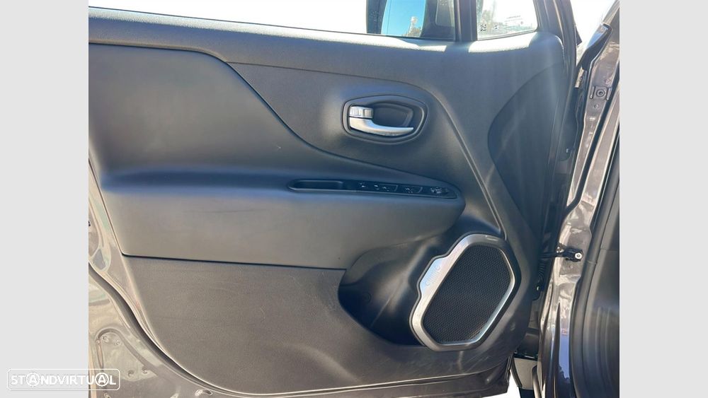 Jeep Renegade 1.0 T Limited - 11