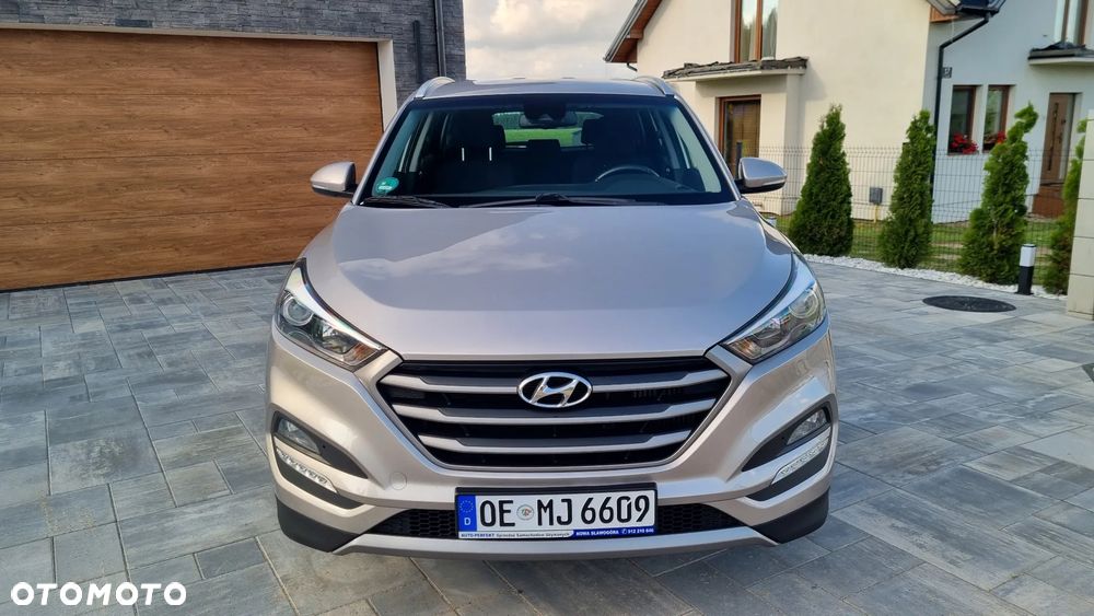Hyundai Tucson 2.0 CRDi 4WD Automatik Intro Edition - 21