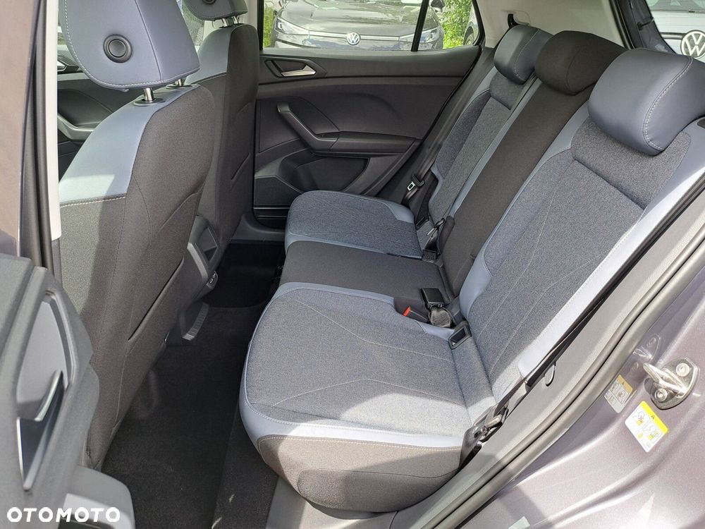 Volkswagen T-Cross - 13