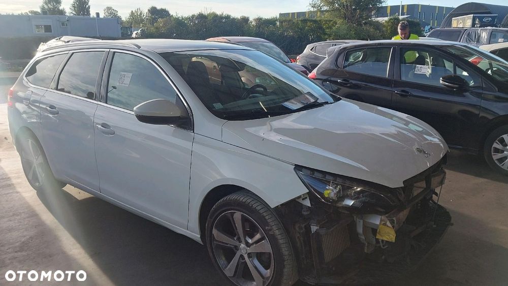 Peugeot 308 - 1
