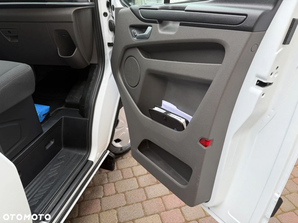 Ford Custom L2H1 - 20