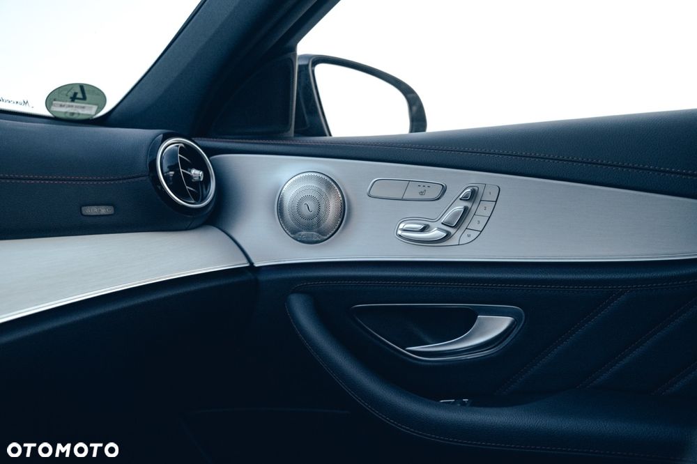 Mercedes-Benz Klasa E AMG 53 4-Matic+ - 26
