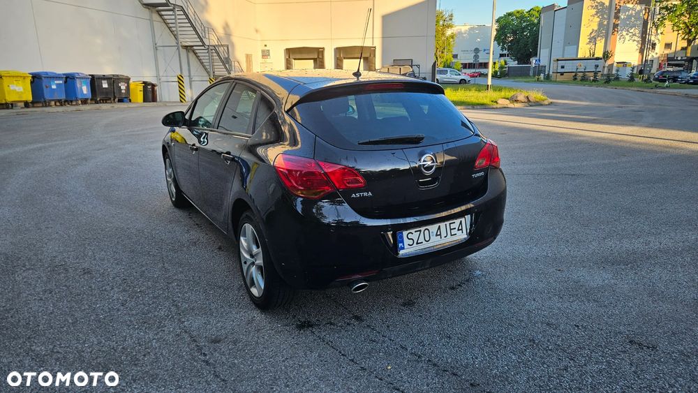 Opel Astra 1.4 Turbo 150 Jahre - 11