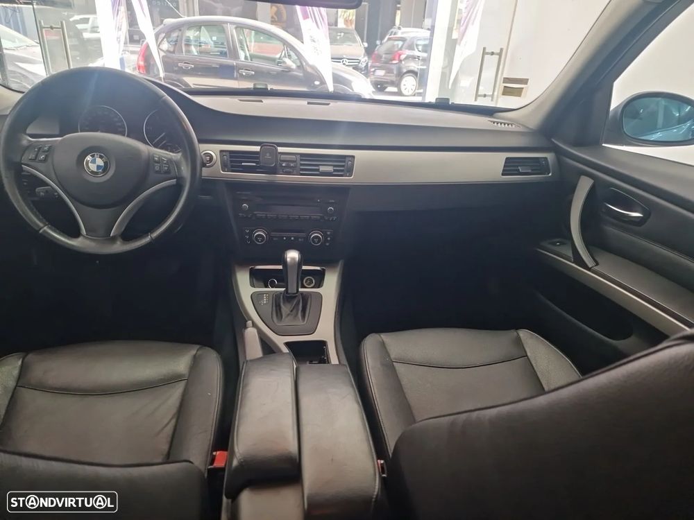 BMW 320 dA Exclusive - 11