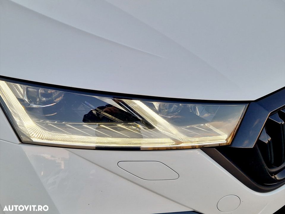 Skoda Octavia 2.0 TDI DSG RS - 9