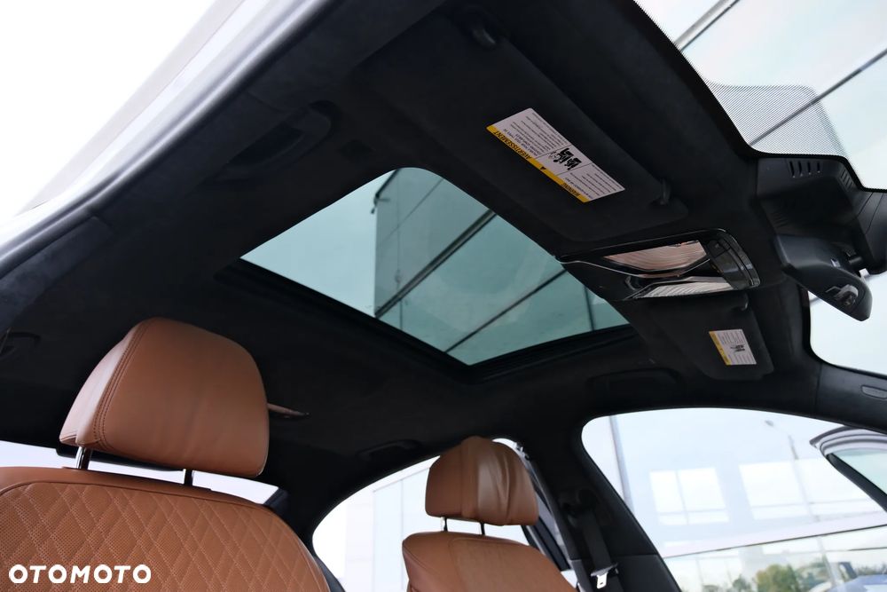 BMW Seria 7 750i xDrive sport - 38