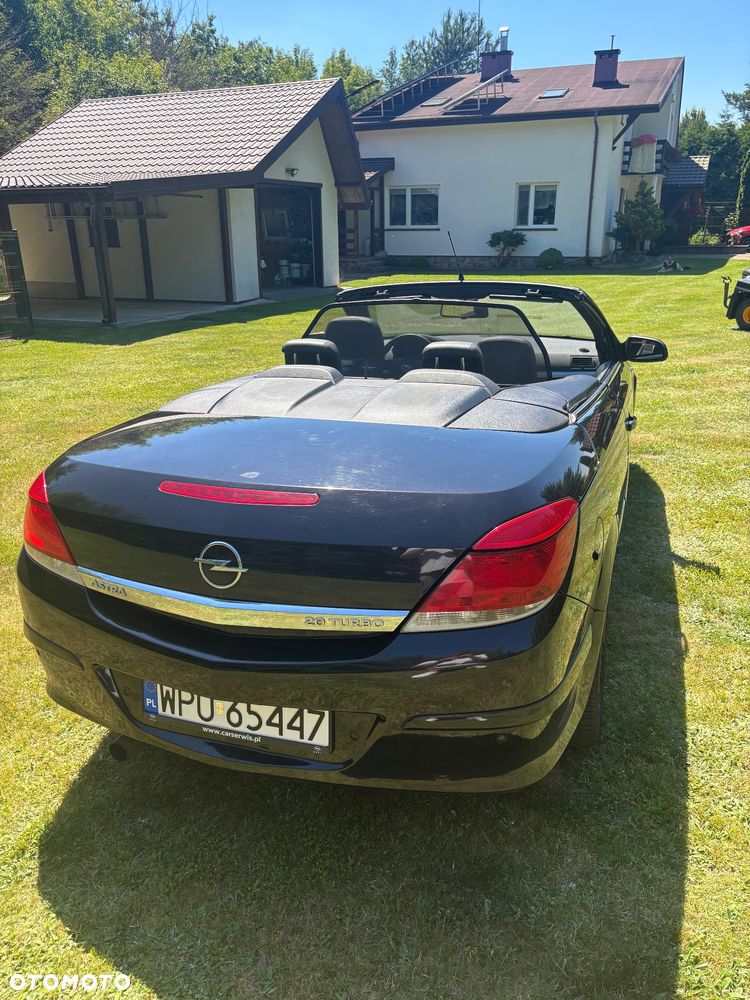 Opel Astra 2.0 T Cosmo - 4