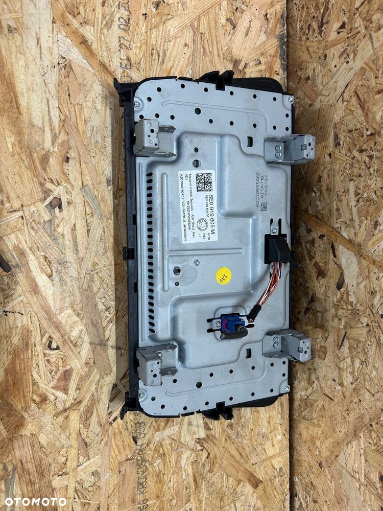 Skoda Octavia III lift wyświetlacz ekran  5E0919605M - 6