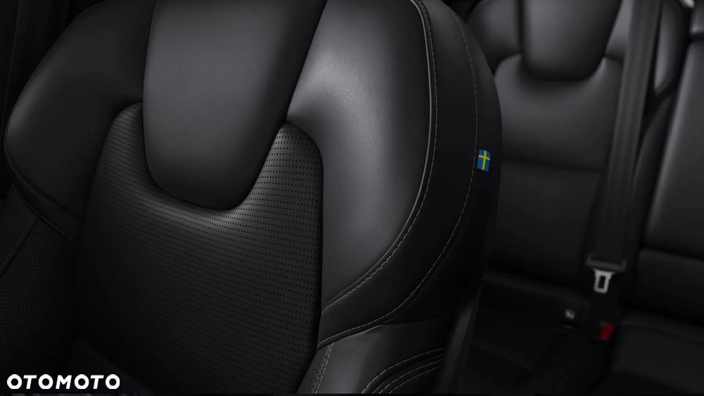 Volvo XC 60 T8 Plug-In Hybrid AWD Ultra Black Edition - 9