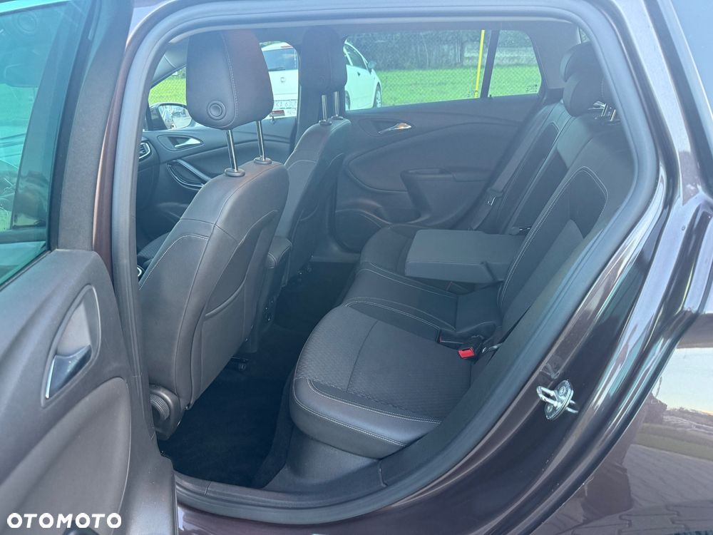 Opel Astra 1.4 Turbo Business - 16