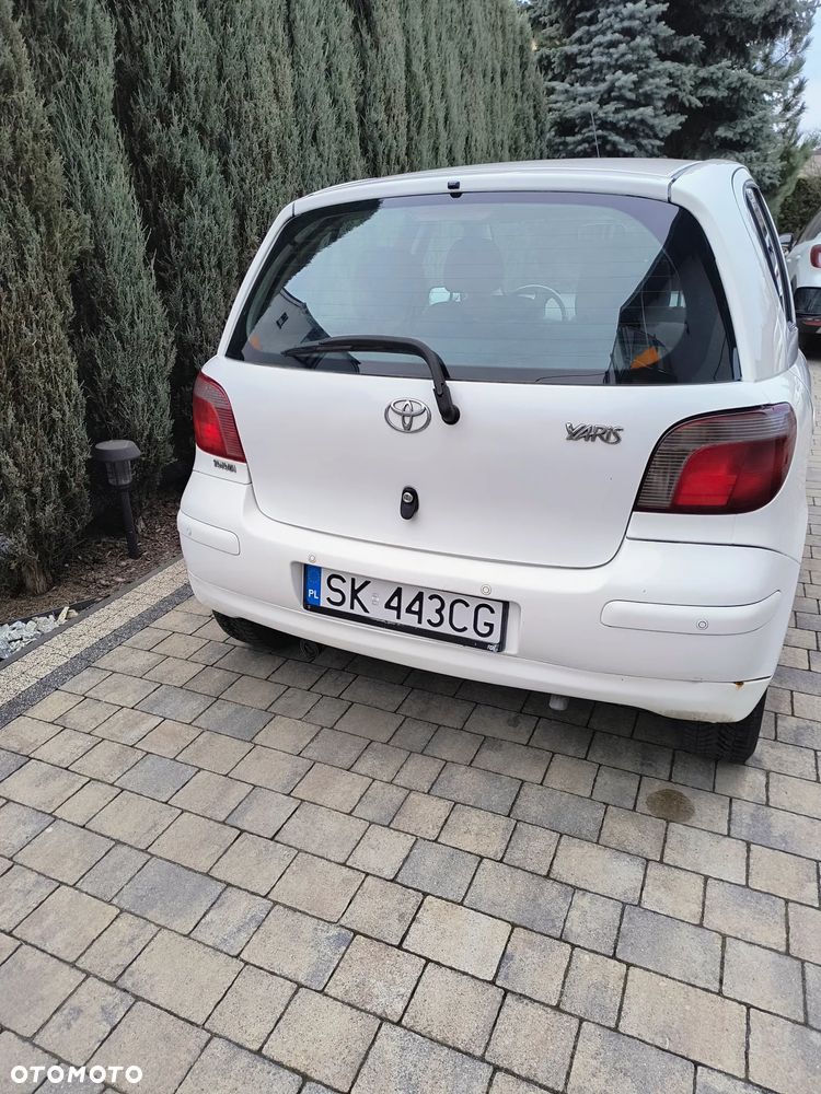 Toyota Yaris 1.3 Sol - 4
