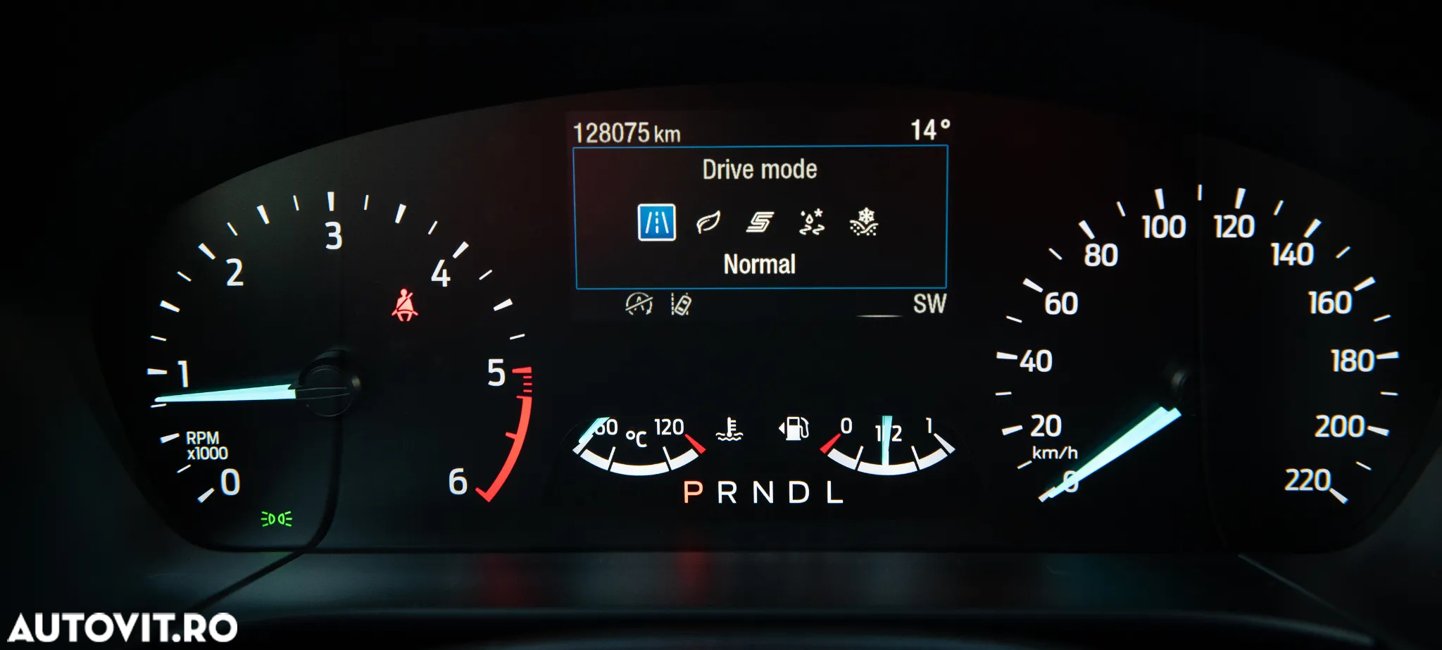Ford Kuga 2.0 EcoBlue 4x4 Aut. TITANIUM - 25