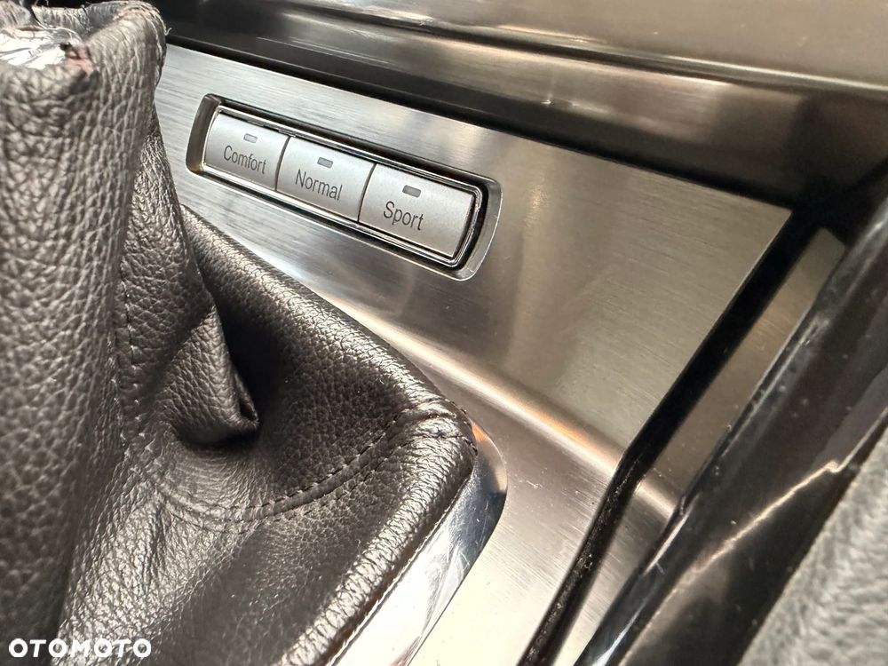 Ford Mondeo 2.5 Titanium S - 18