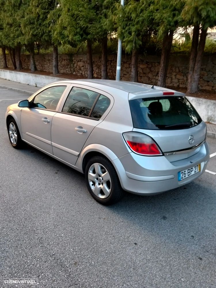 Opel Astra 1.3 CDTi Cosmo - 4