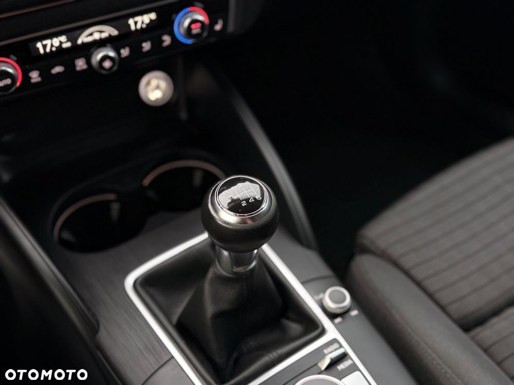 Audi A3 Sportback 2.0 TDI design - 19