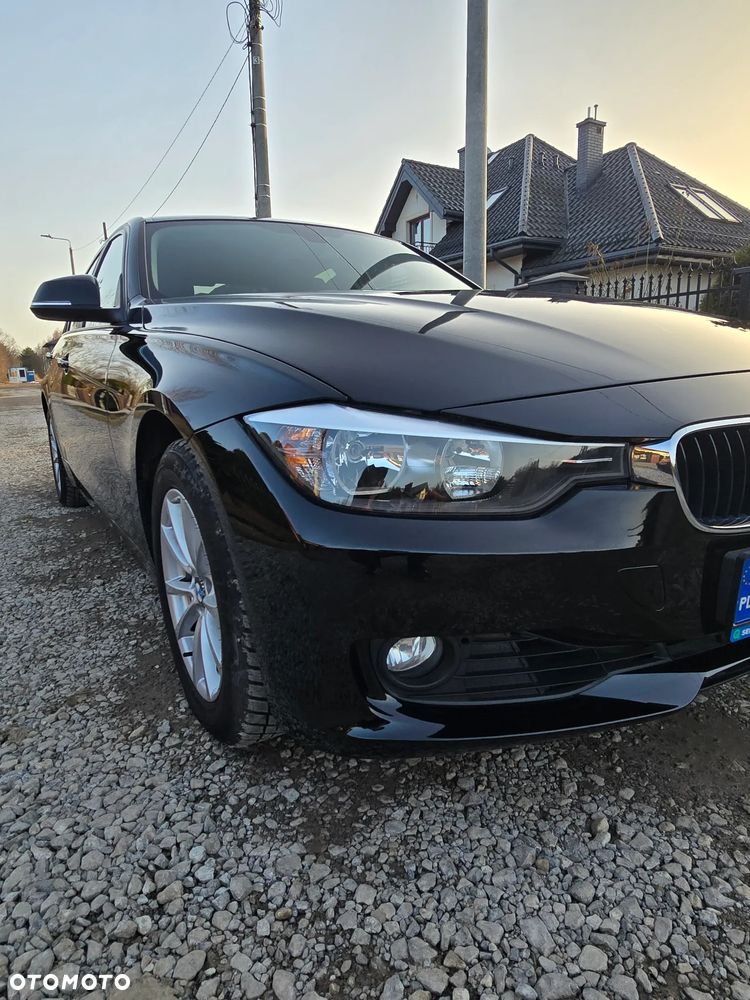BMW Seria 3 320i xDrive - 21
