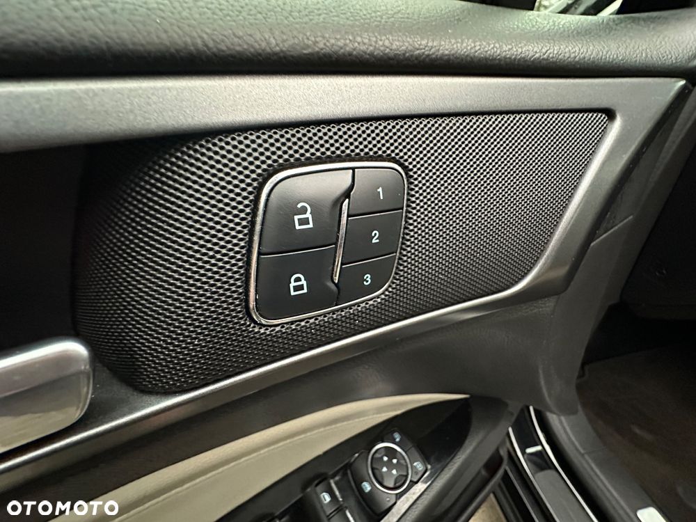 Ford Fusion 2.0 EcoBoost Titanium - 28
