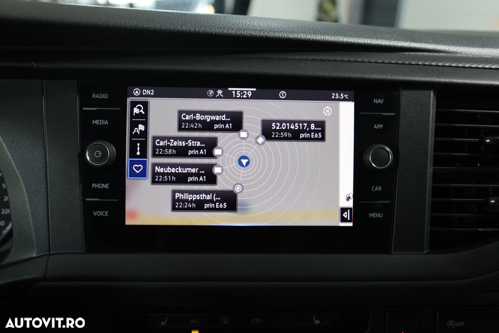 Volkswagen Caravelle LR Highline DSG - 21