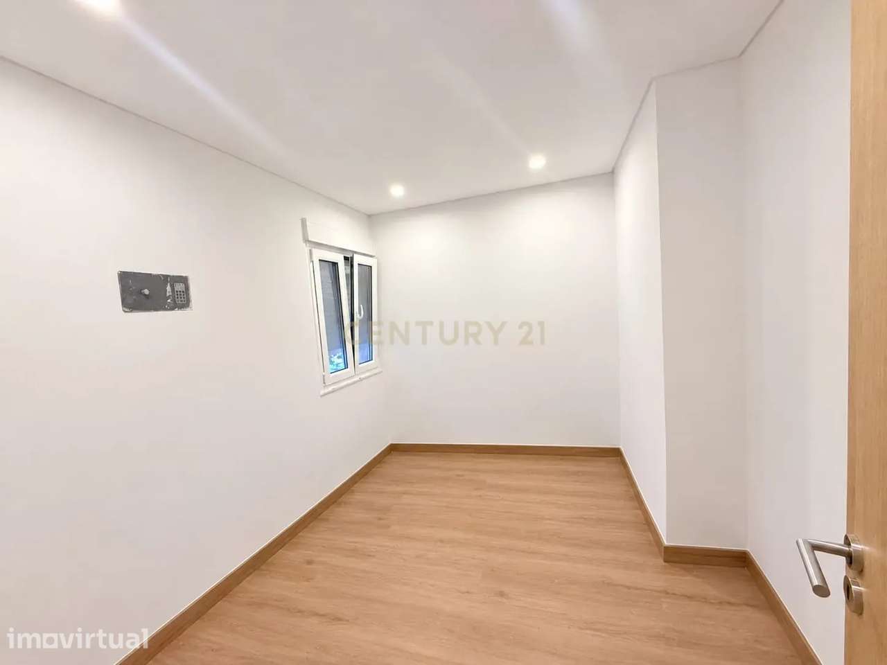 Apartamento T4 Remodelado para Arrendamento nos Olivais, Lisboa - Grande imagem: 2/10