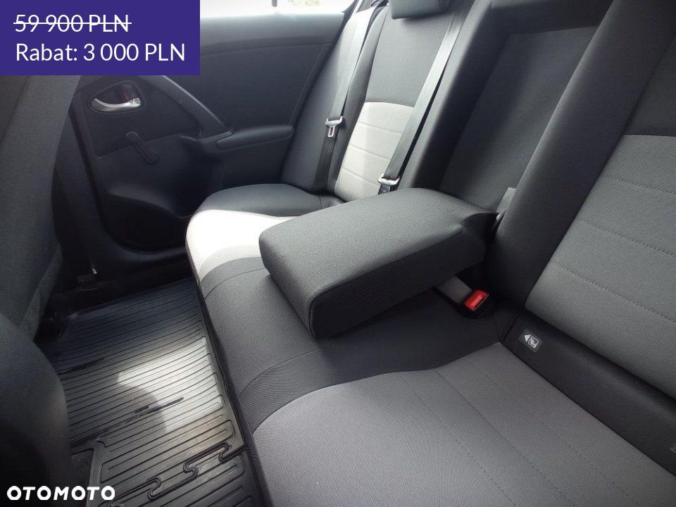 Toyota Avensis - 13