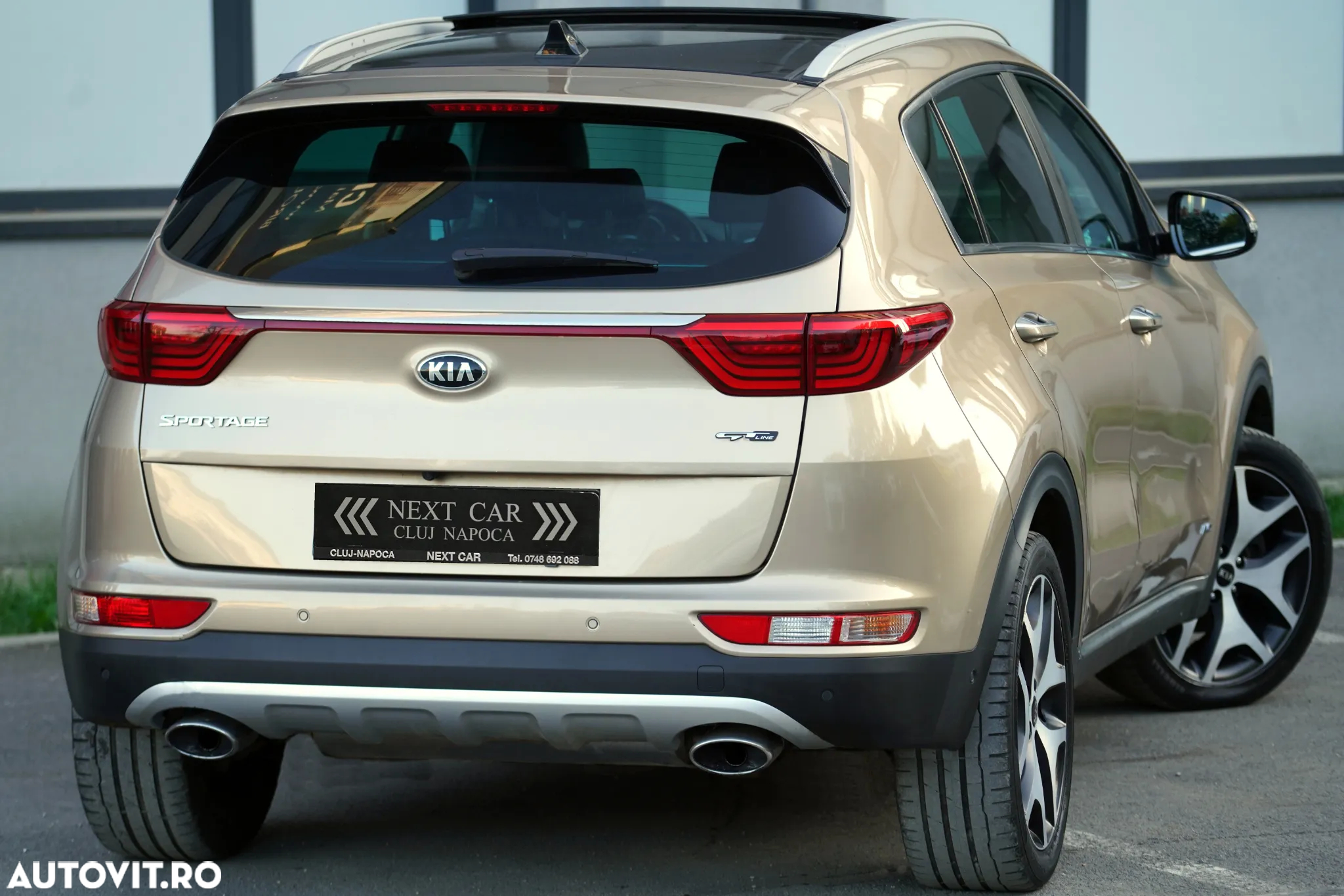 Kia Sportage 2,0 CRDI AWD Aut. GT Line - 4