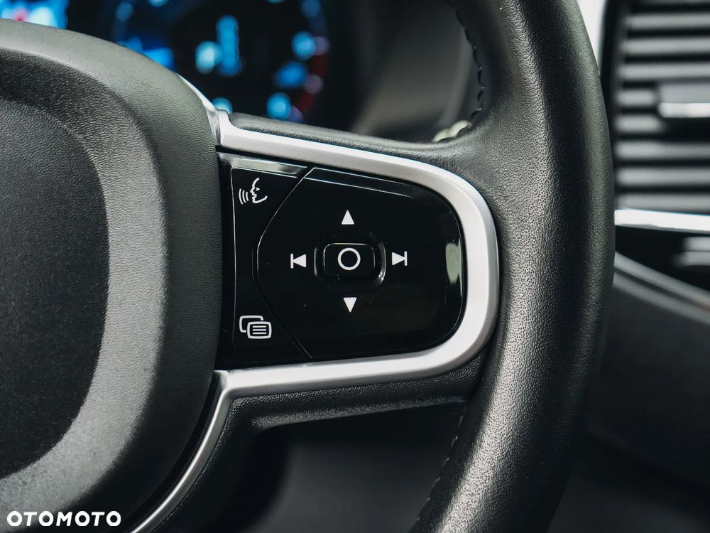 Volvo XC 90 B5 D AWD Geartronic Momentum Pro - 21