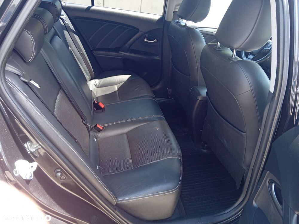 Toyota Avensis - 11