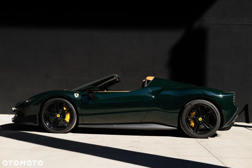 Ferrari 296 GTS - 2