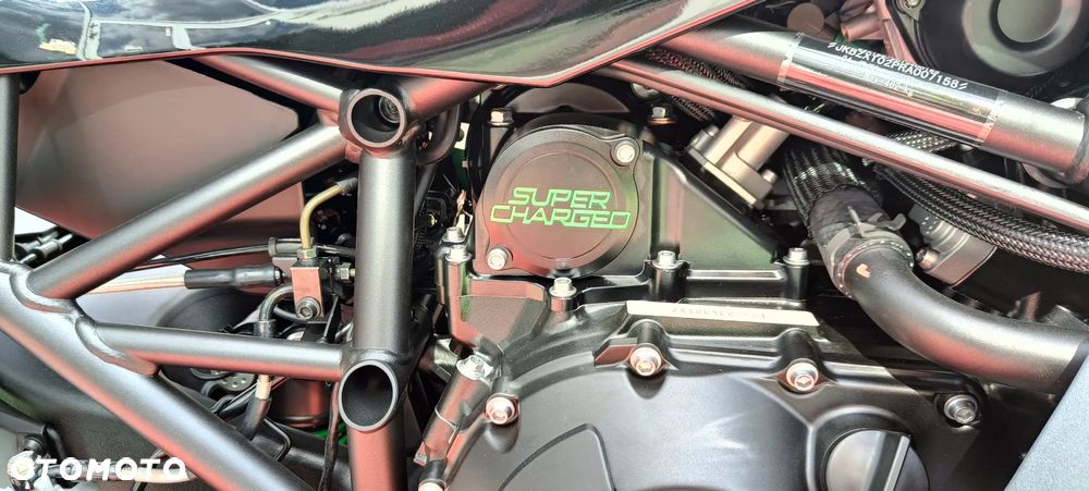 Kawasaki H2 - 17