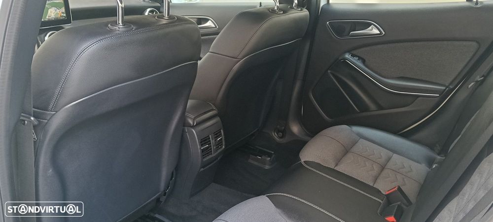 Mercedes-Benz GLA 220 4Matic 7G-DCT Style - 10