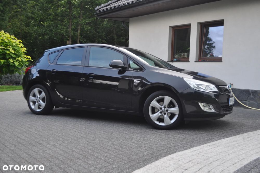 Opel Astra 1.4 Turbo 150 Jahre - 3