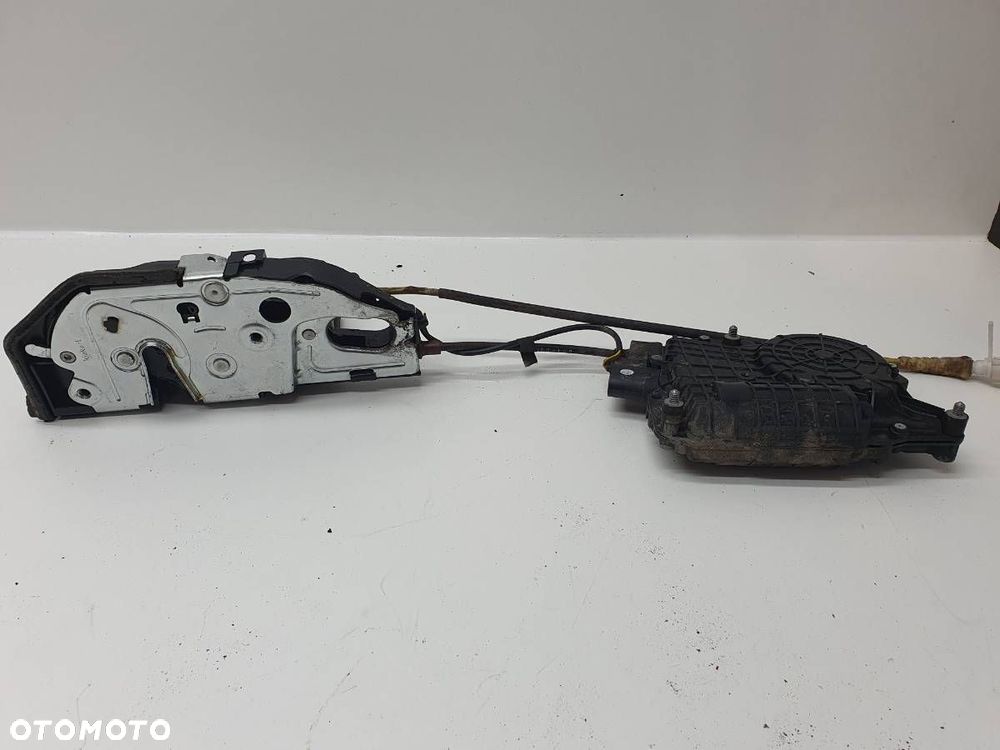 ZAMEK DRZWI PRAWY TYŁ DOCIĄG BMW F01 F02 7185688
