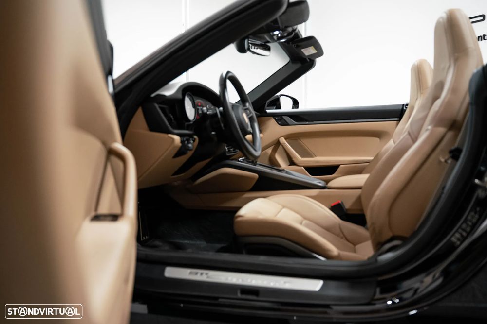 Porsche 911 (992) Carrera 4S Cabriolet PDK - 22
