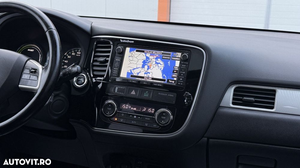 Mitsubishi Outlander - 15