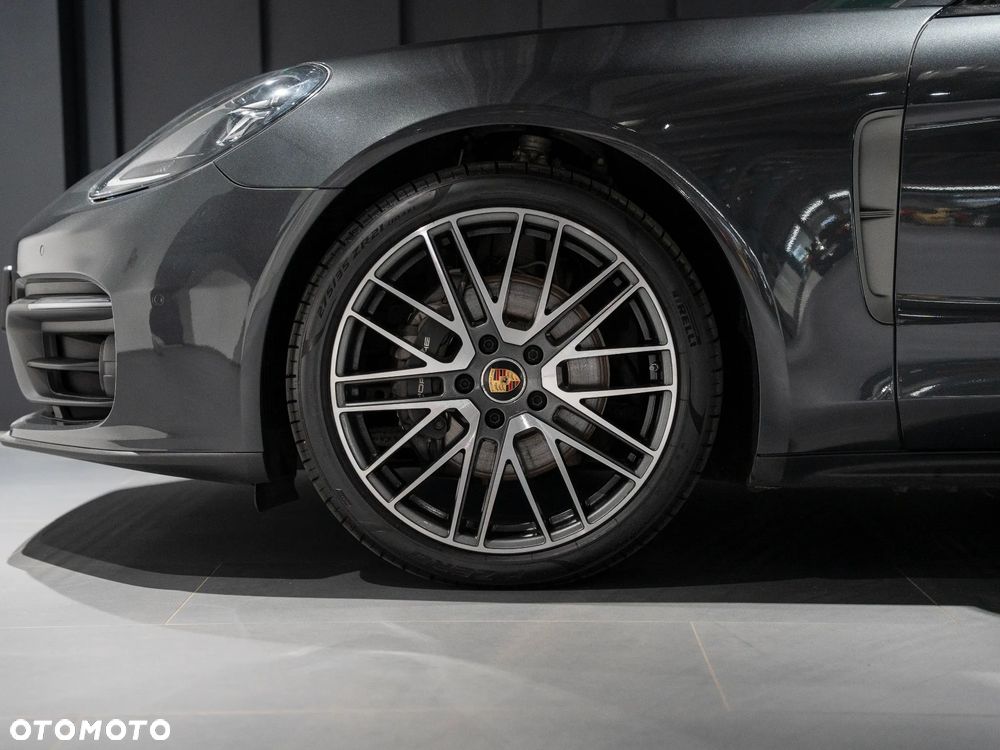 Porsche Panamera 4 Platinum Edition - 11