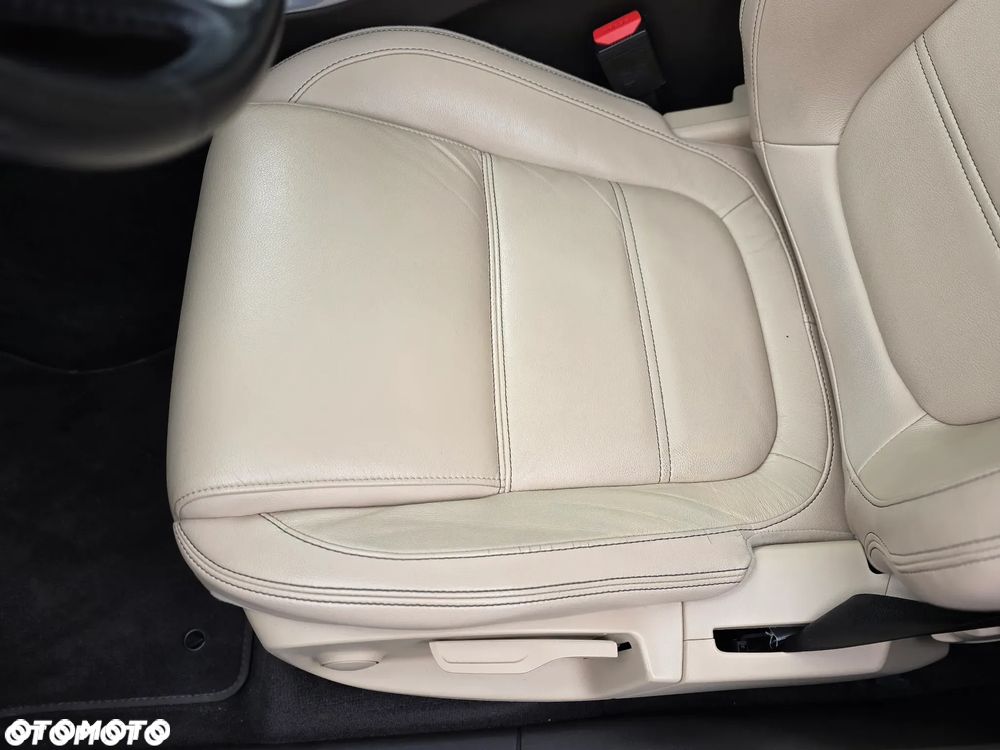 Jaguar F-Pace 2.0 i4D AWD Prestige - 24