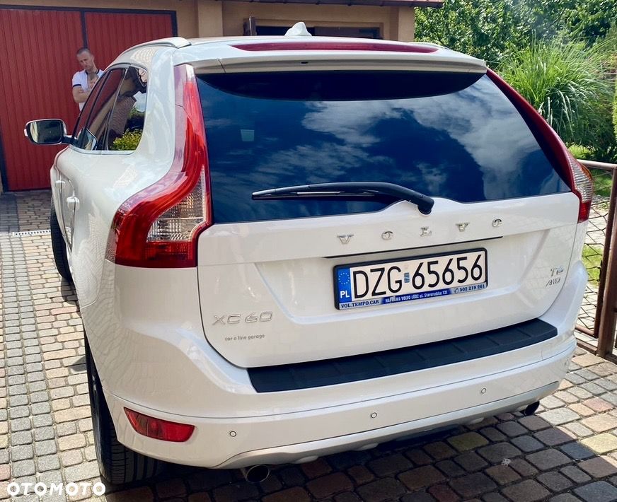 Volvo XC 60 T6 AWD Geartronic Momentum - 8