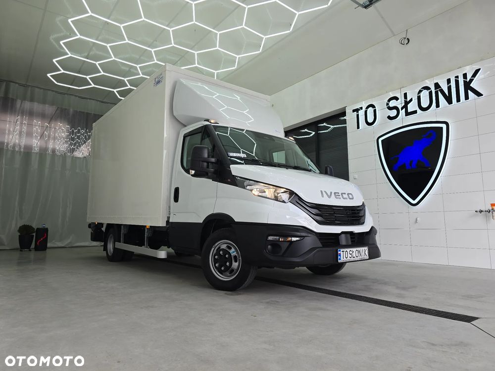 Iveco DAILY 35C16 / 50C16 KONTENER 8PALET WINDA DHOLLANDIA 750Kg 41Tyś km SERWIS ASO IVECO DO OSTATNIEGO Km STAN NOWY NOWY NOWY NA GWARANCJI BOGATA OPCJA WYPOSAŻENIA ASYSTENTY KIEROWCY TEMPOMAT KLIMA KAMERA COFANIA FOTEL KIEROWCY PNEŁMATYCZNY - 5