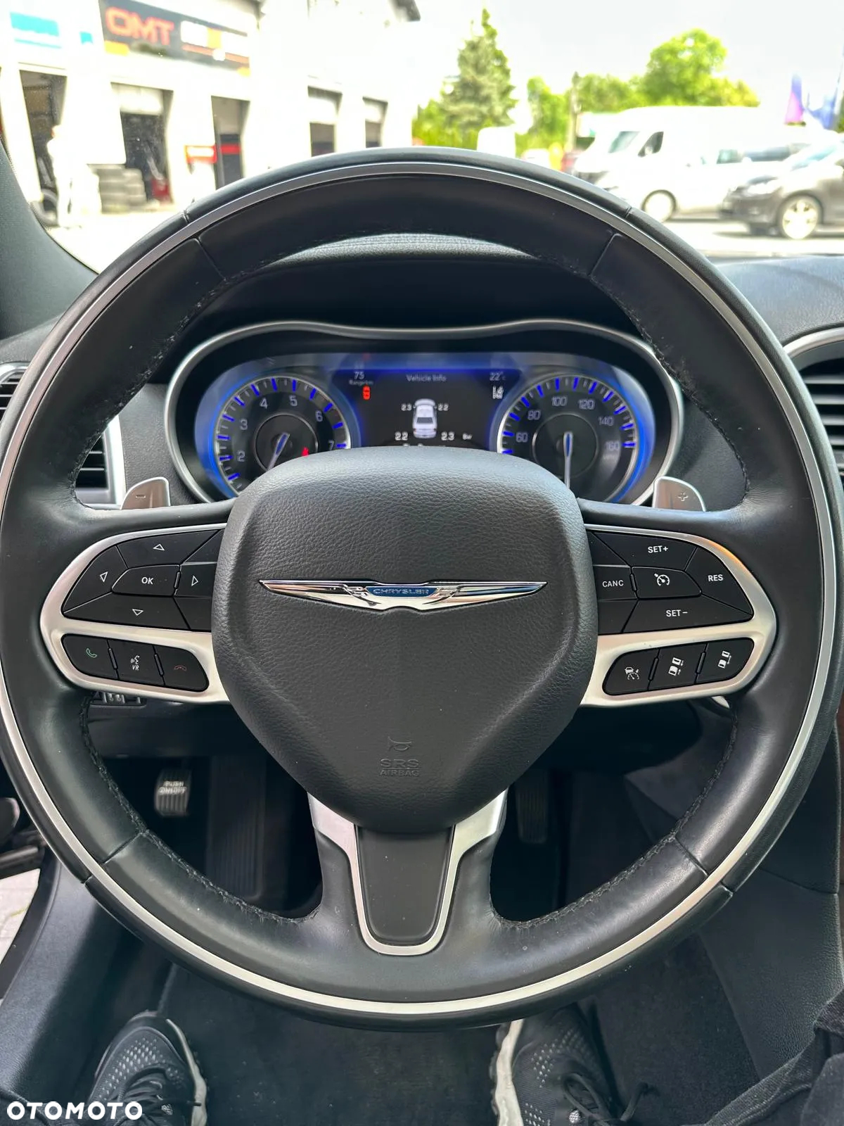 Chrysler 300C - 18