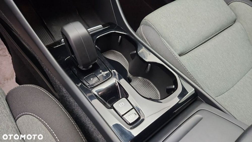 Volvo XC 40 B3 Plus Dark - 16