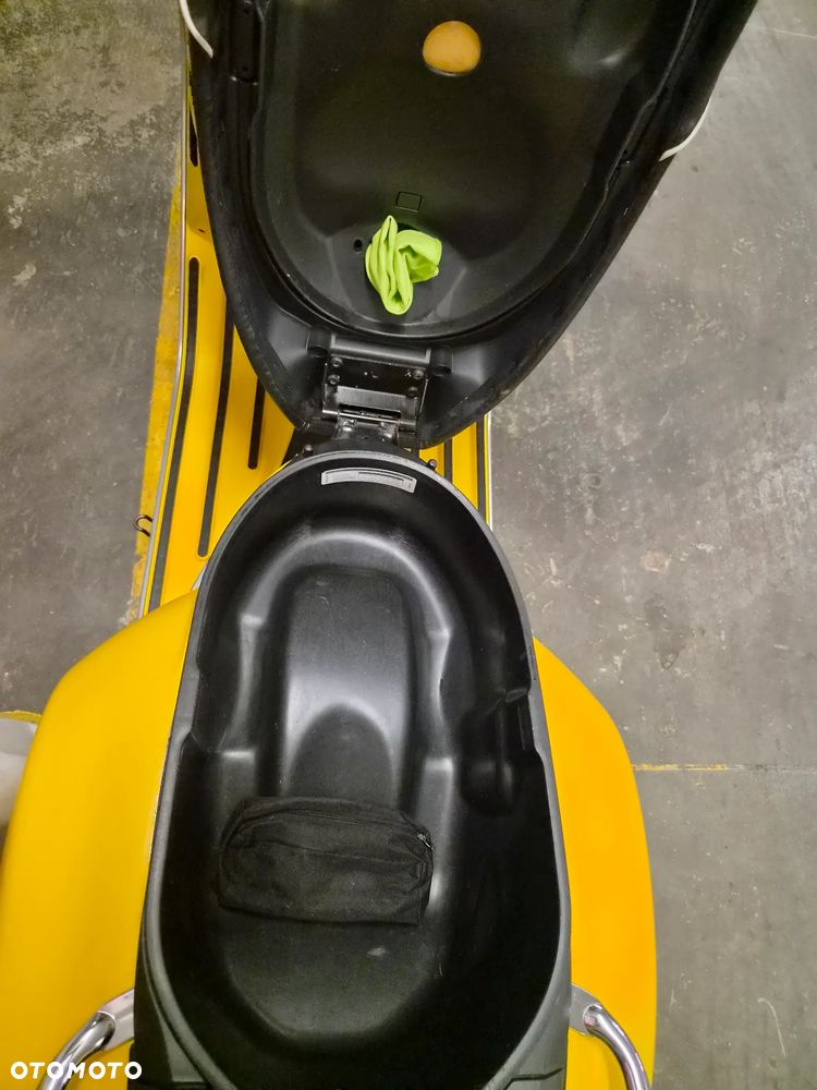 Vespa GTS - 22