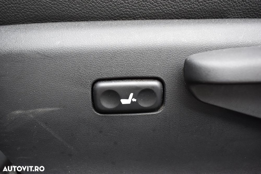 Toyota Auris 1.8 L VVT-i Hybrid Sol - 18