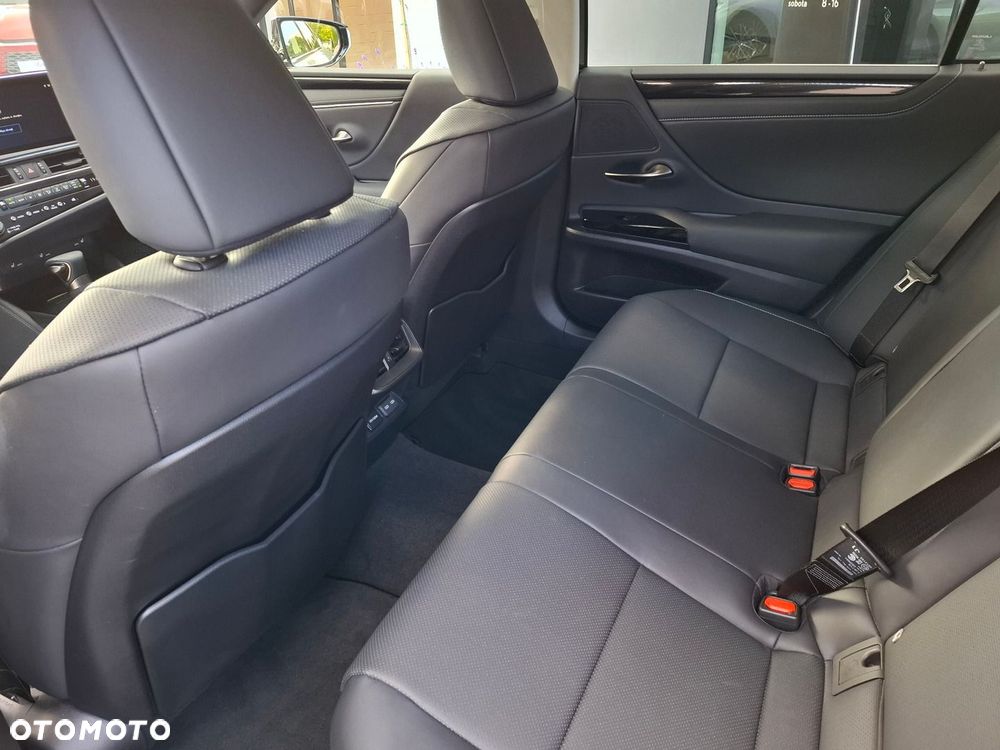 Lexus ES 300h Business Edition - 15