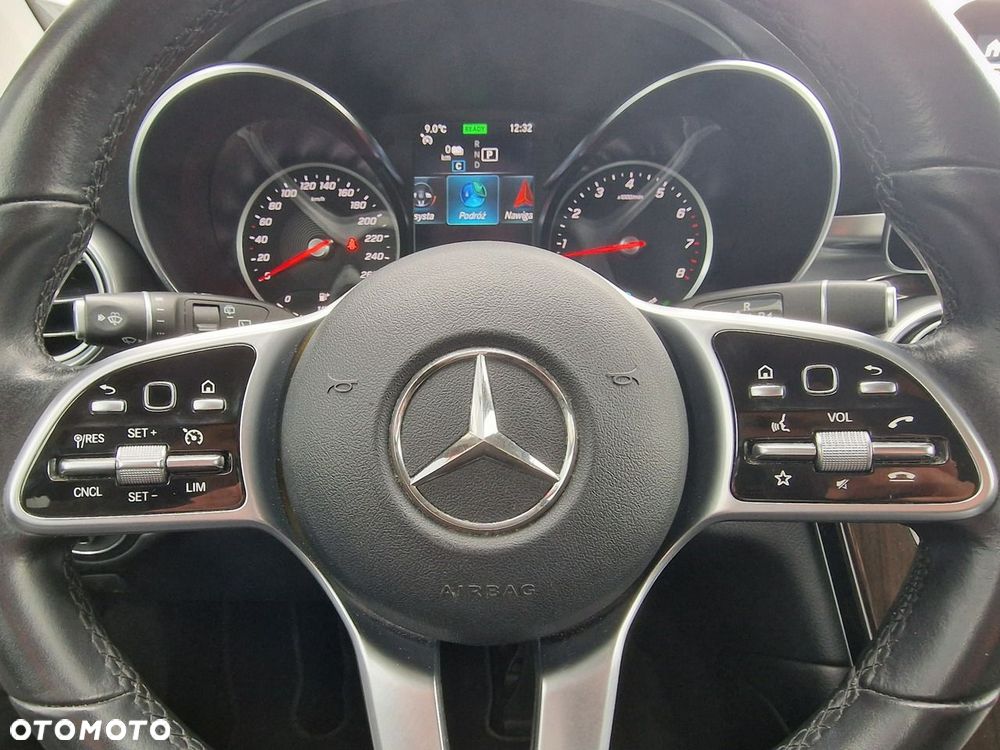 Mercedes-Benz GLC 300 e PHEV 4-Matic Avantgarde - 32
