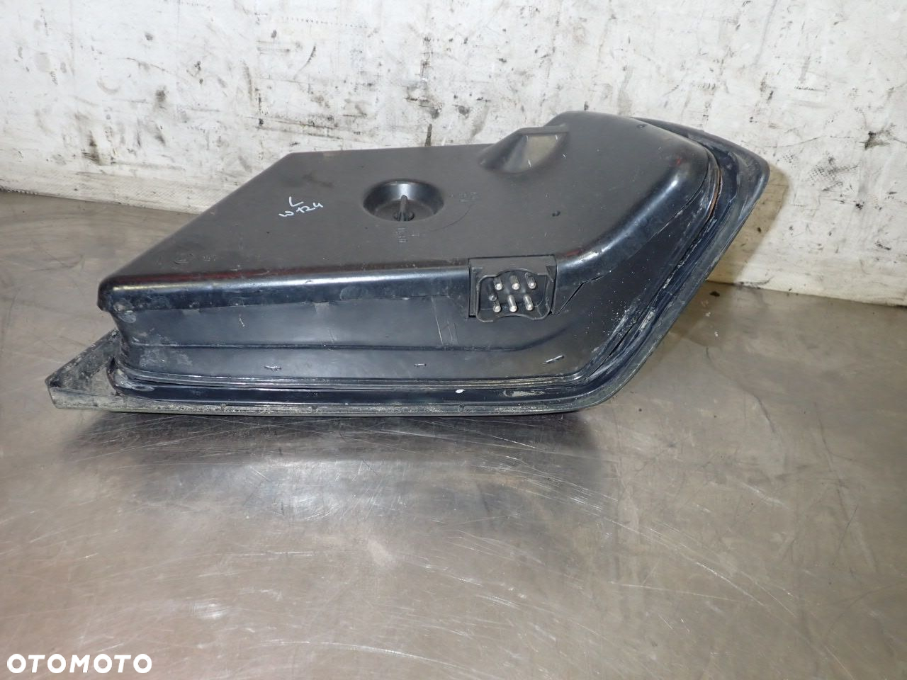 LAMPA LEWA TYLNA MERCEDES - BENZ W124 E300 2.3 SEDAN - 3