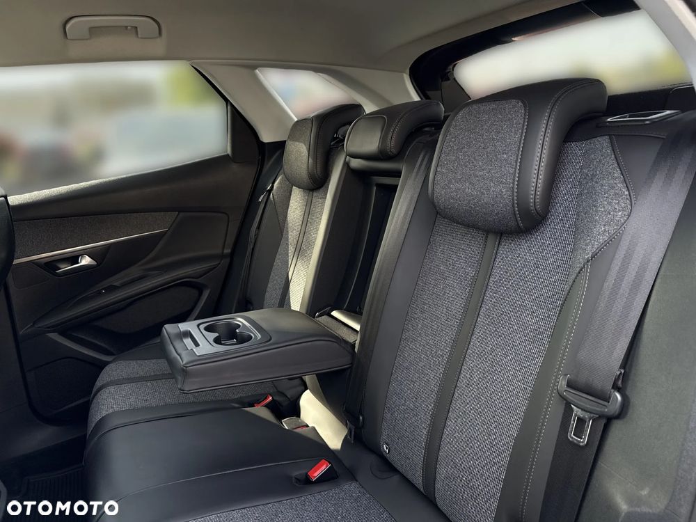 Nissan Qashqai 1.3 DIG-T mHEV N-Connecta Xtronic - 17