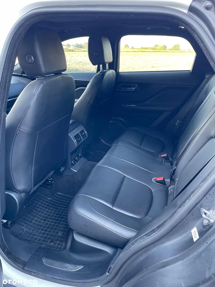 Jaguar F-Pace 25t AWD Prestige - 30